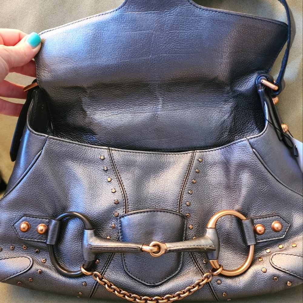 ** AUTHENTIC** GUCCI HORSEBIT SHOULDER BAG IN SILVER STUDDED LEATHER